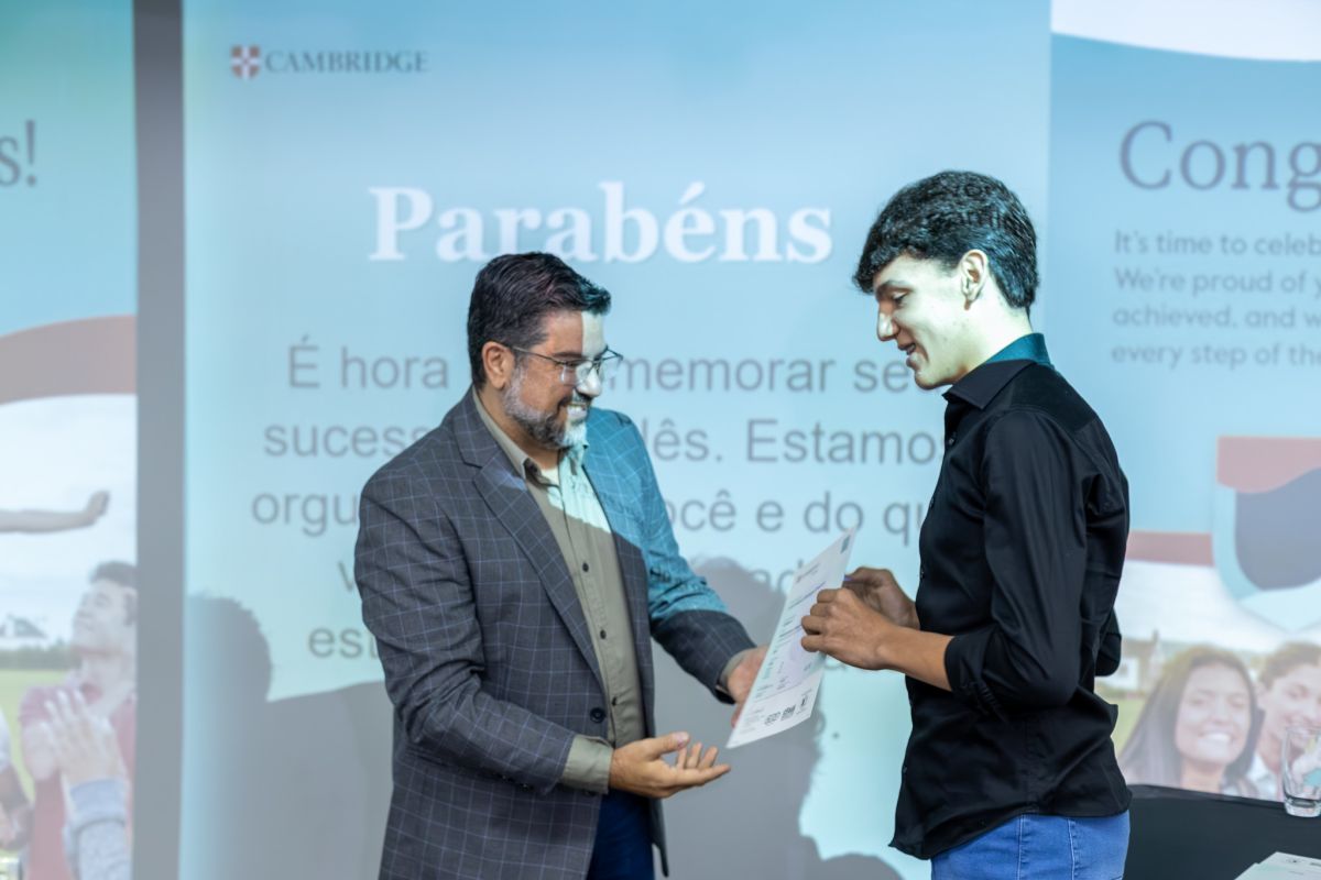 Alunos do Arena conquistam certificação da Cambridge Assessment English